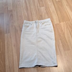 Elegant Cream Midi Skirt. Renuar Denim. Size 34, Like New